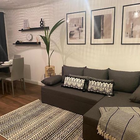 Acacia Villa 던스터블 외부 사진