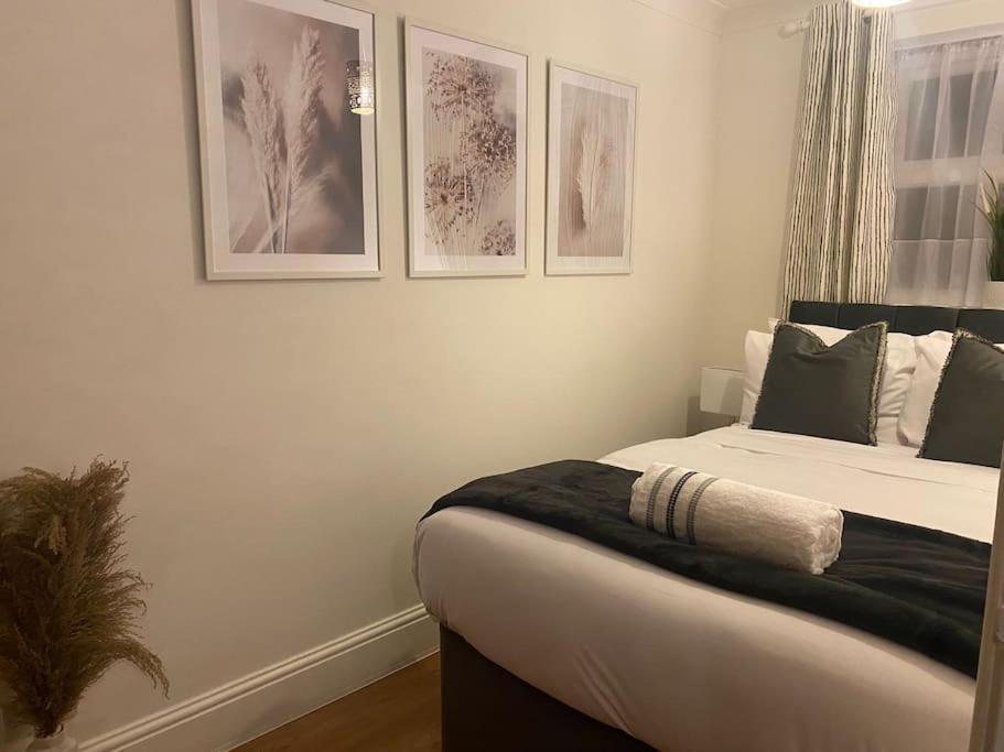 Acacia Villa 던스터블 외부 사진