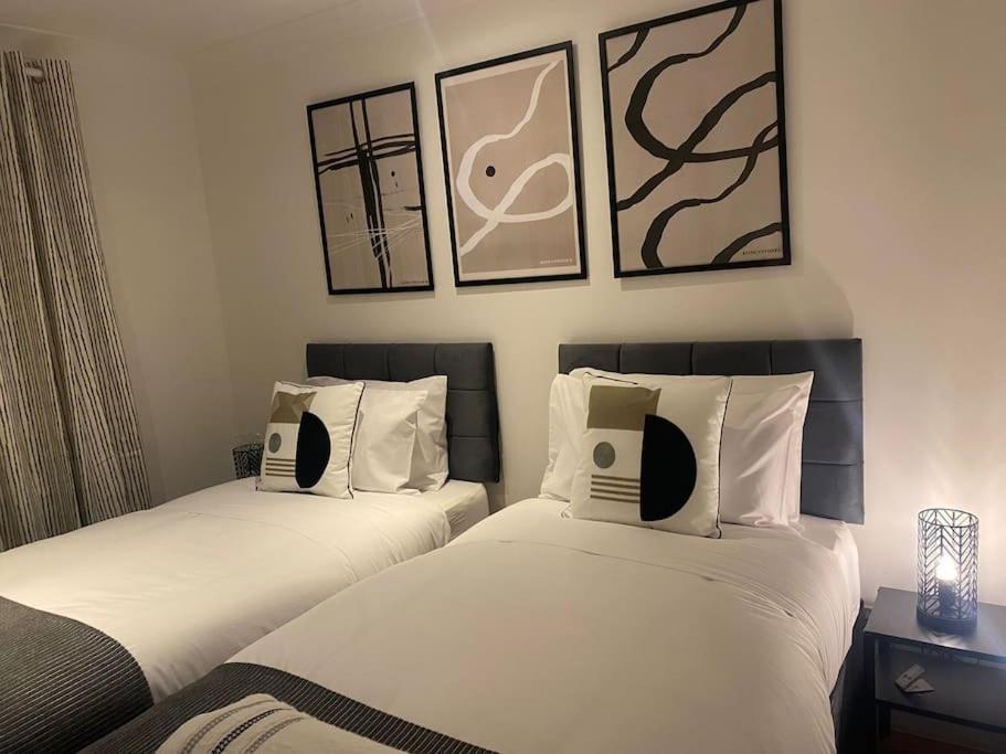 Acacia Villa 던스터블 외부 사진